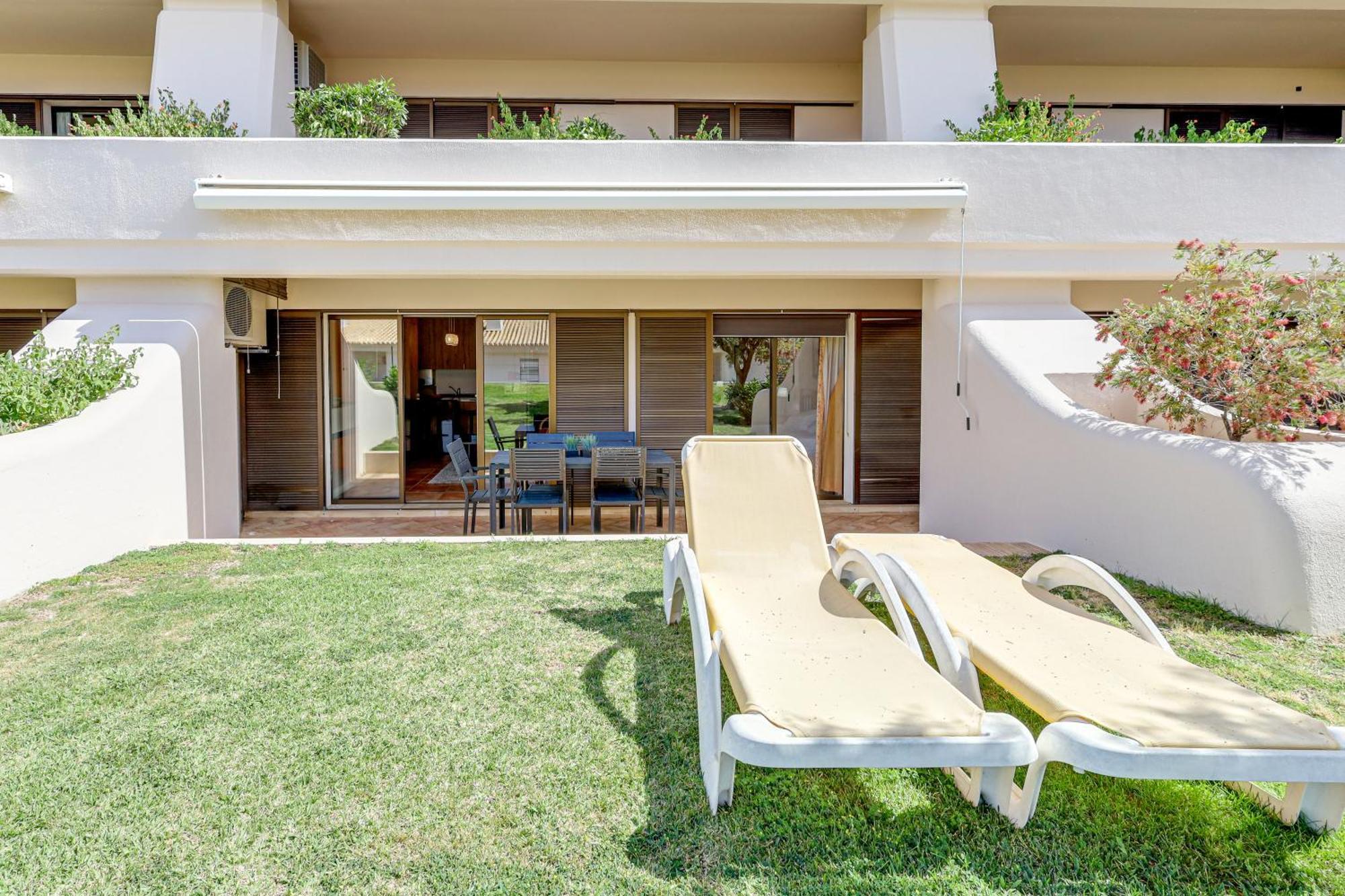 Apartment With 2 Bedrooms, 2M To The Beach Armação de Pêra Kültér fotó