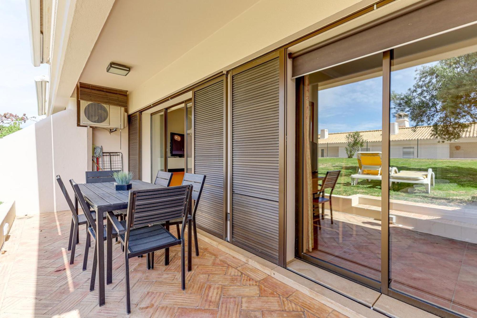 Apartment With 2 Bedrooms, 2M To The Beach Armação de Pêra Kültér fotó