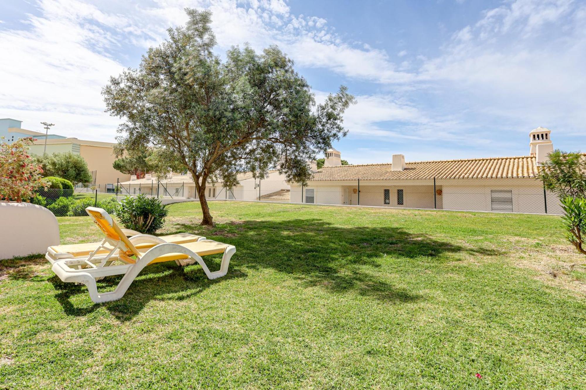 Apartment With 2 Bedrooms, 2M To The Beach Armação de Pêra Kültér fotó