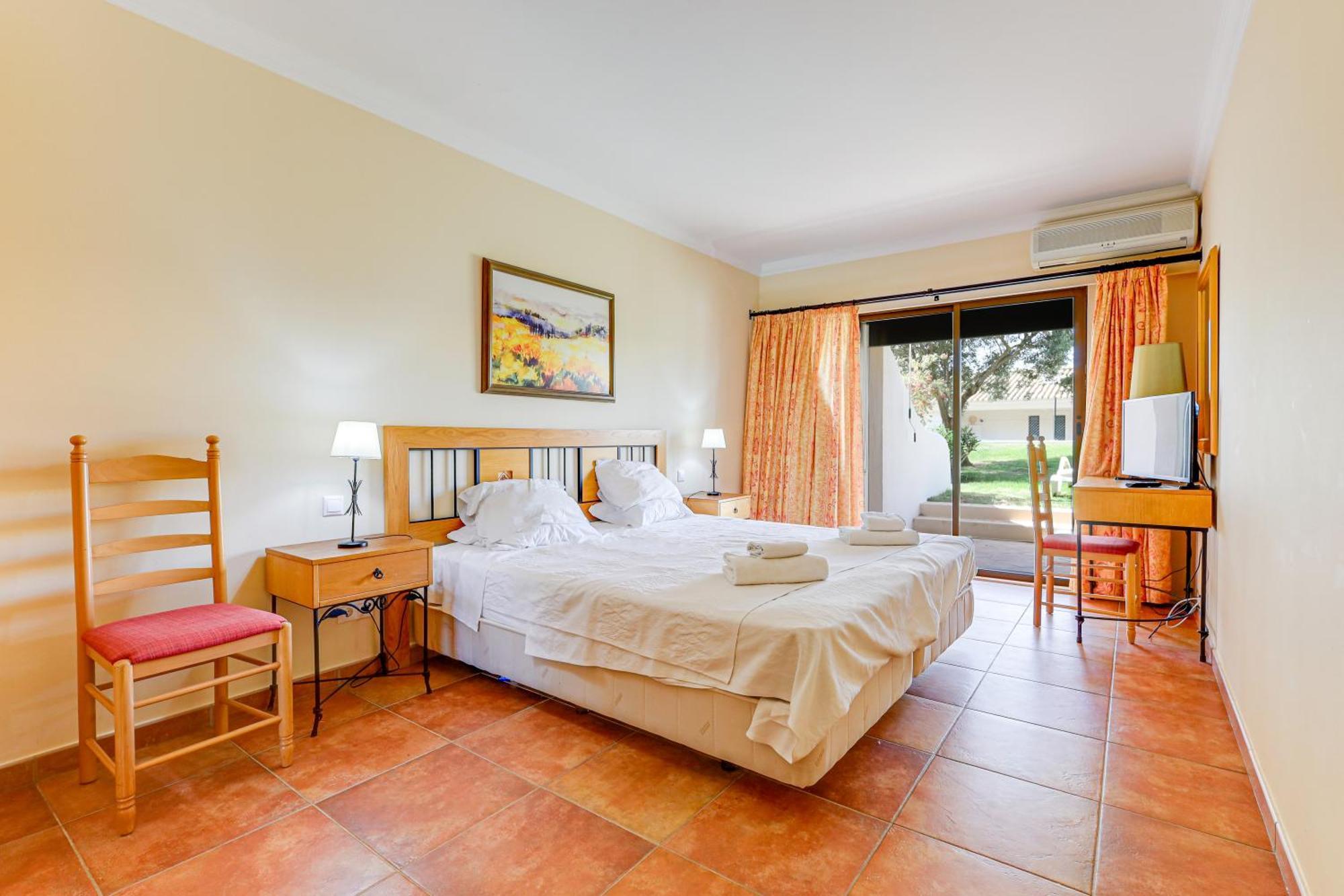 Apartment With 2 Bedrooms, 2M To The Beach Armação de Pêra Kültér fotó
