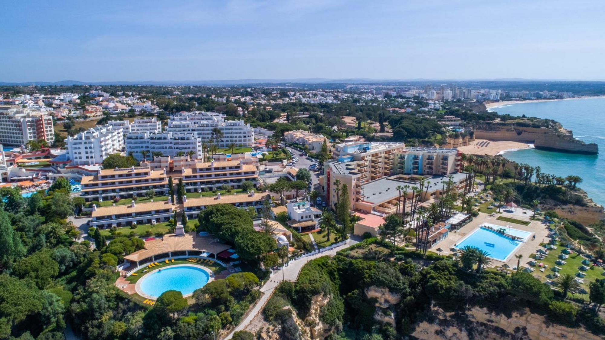 Apartment With 2 Bedrooms, 2M To The Beach Armação de Pêra Kültér fotó