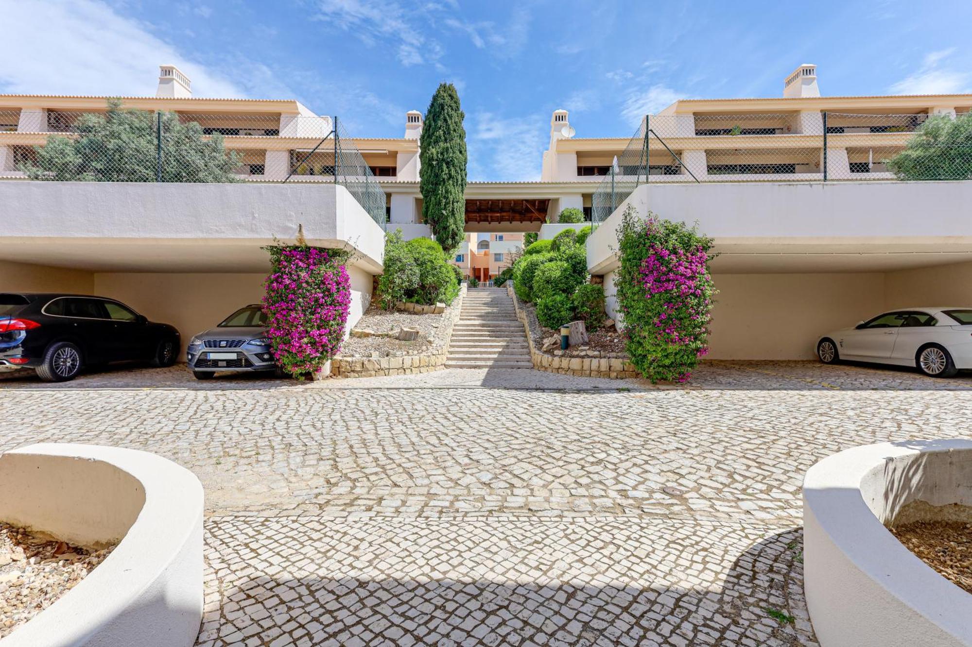 Apartment With 2 Bedrooms, 2M To The Beach Armação de Pêra Kültér fotó